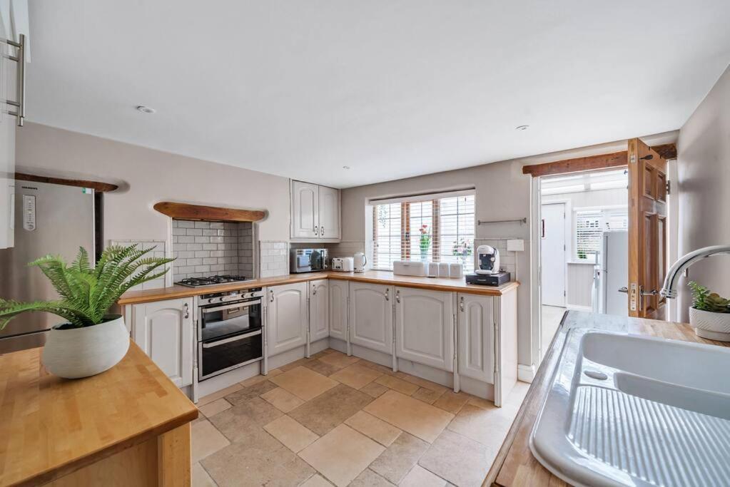 Fox Cottage, Within 5 Min Walk Of Bicester Village Exterior foto