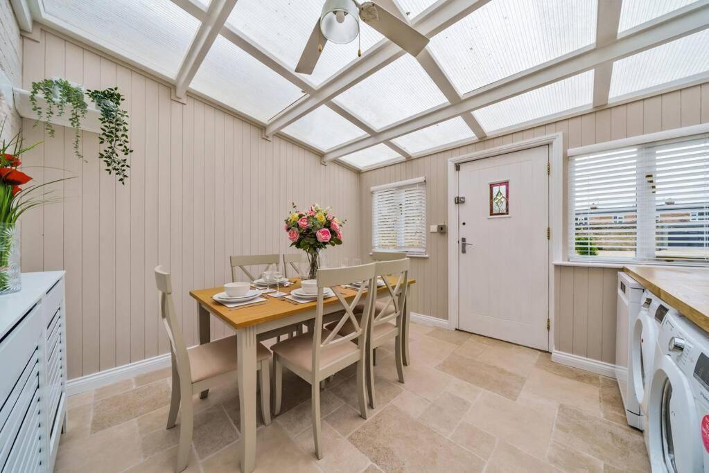 Fox Cottage, Within 5 Min Walk Of Bicester Village Exterior foto